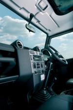 Land Rover Defender 2006 года